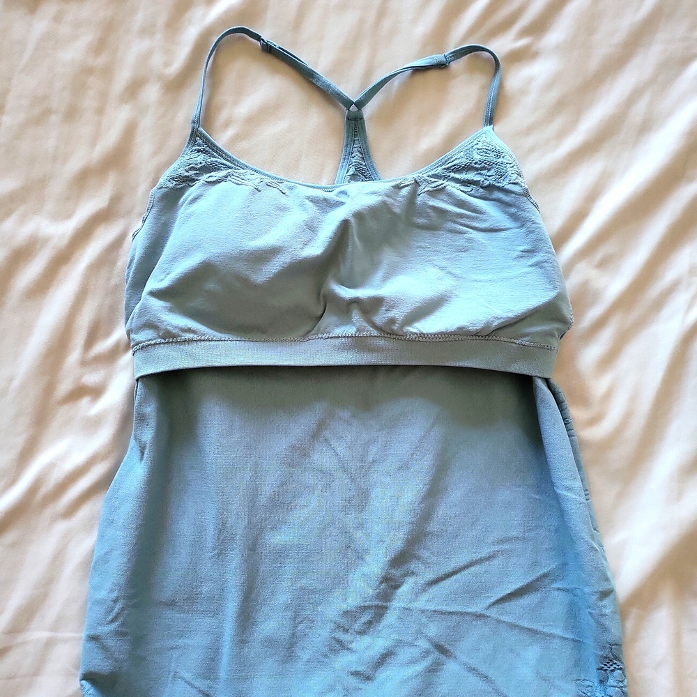 Workout top - Picture 4 of 5